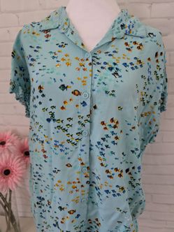 Beachlunchlounge button down shirt size L