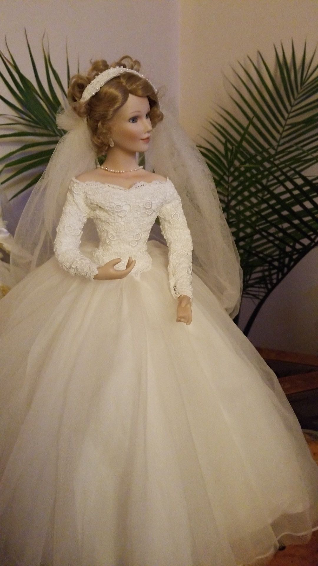 Antique doll / muñeca antigua