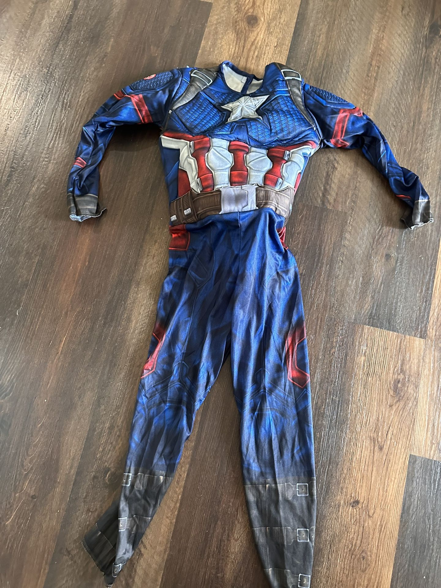 Halloween costume Batman size small for 4 year old