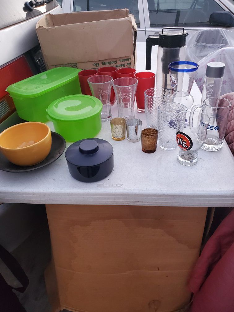 Free glasses and kitchen accessories