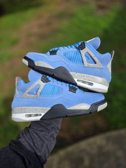 Jordan 4 'University Blue'