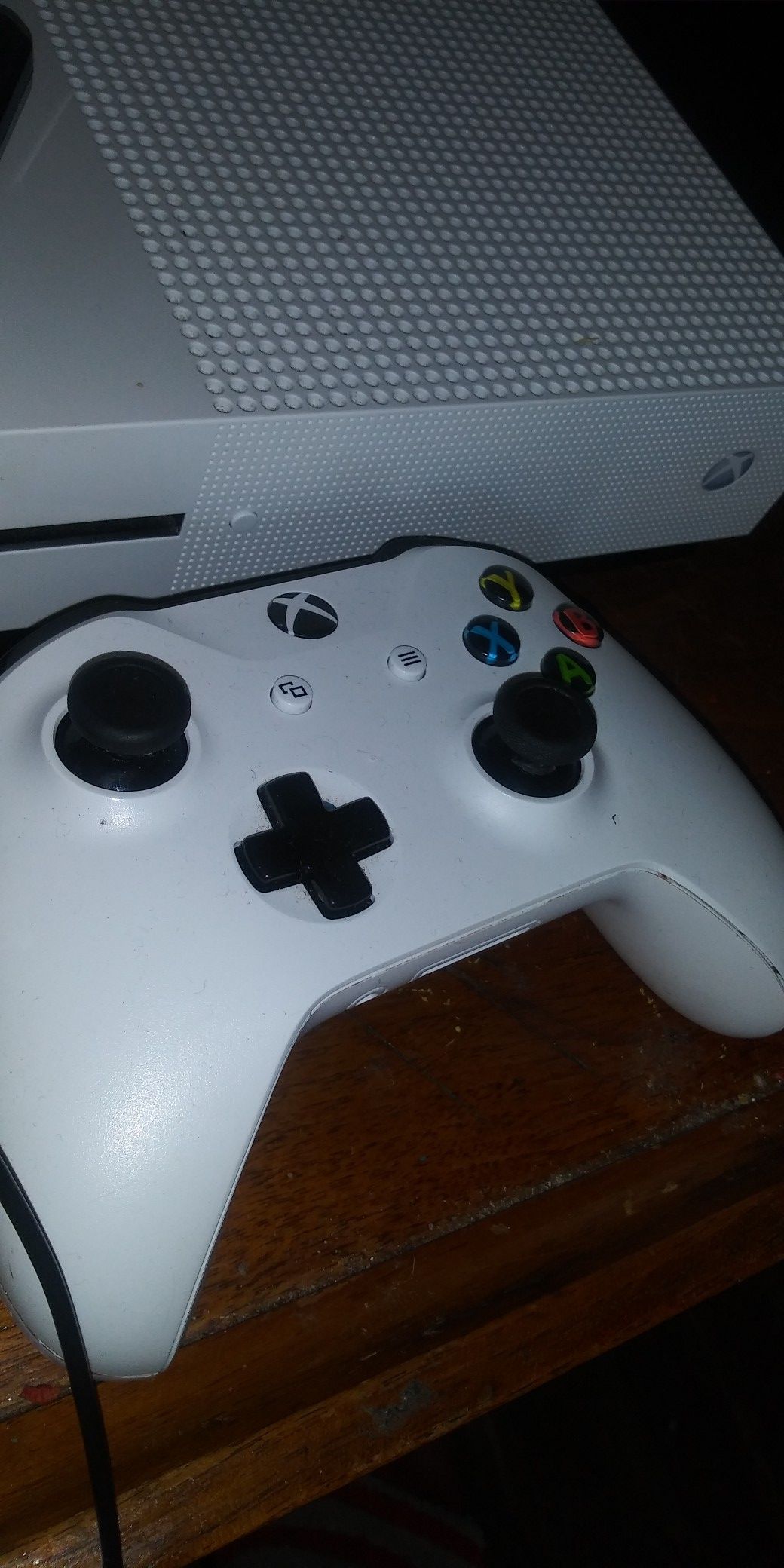 Xbox one s 3 games 2 controllers