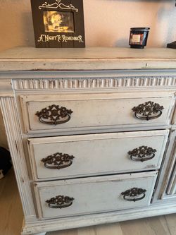 Shabby chic dresser