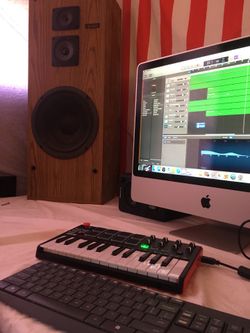 STUDIO TIME/ CUSTOM BEATS/ FOR CHEAP LOCATED IN LANCASTER CALIFORNIA