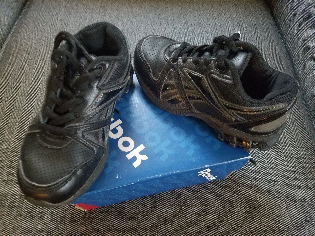Boys Reebox size 11