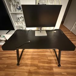 Gaming Desk And Monitor 