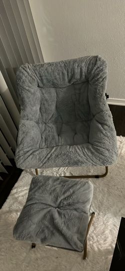 Fluffy Chair 