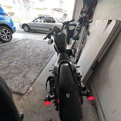 Harley Davidson Sportster 883 (2011)