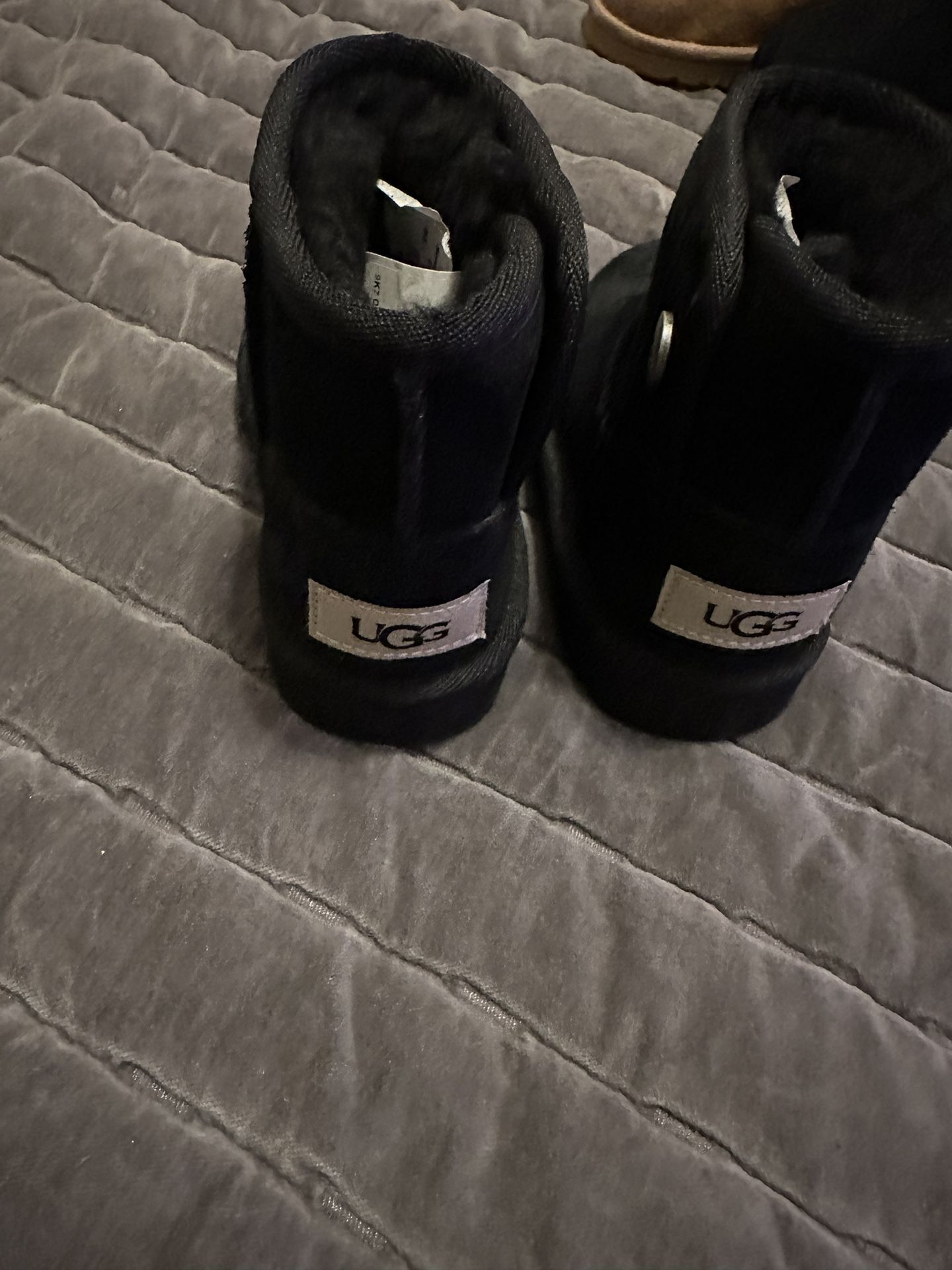 Kid Uggs  7c