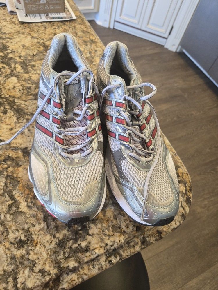 Men's Size 11 RUNNING SNEAKERS 