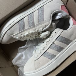 Women’s 9.5 Adidas Grand court Alphas