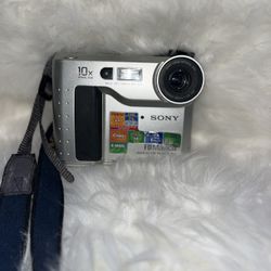 Vintage Sony Mavica MVC FD73 Digital Camera 