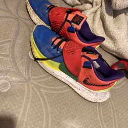 Nike Kyrie 3 Low NY Vs. NY