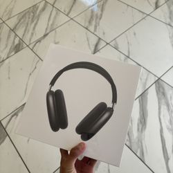 Headphones 