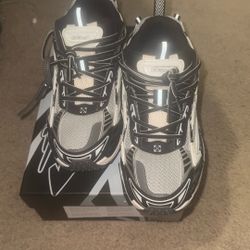 Off White “Be Right Back” , Black, Grey , White,  43