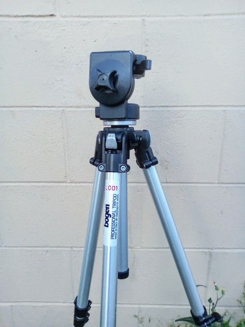 Bogen Full Size 3011 Professional Italian Tripod