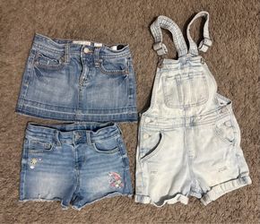 Girls clothes $8