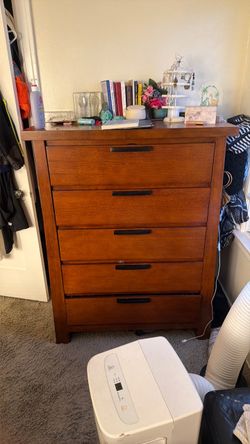 Chest of drawers