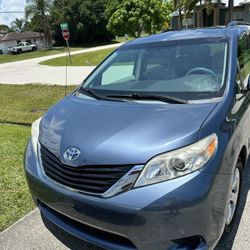 2013 Toyota Sienna