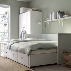 Hemnes IKEA White Daybed Frame With Mattresses 