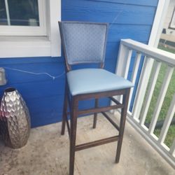 Nice chair for kitchen table Living room or dining room or Porch in good condition