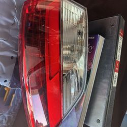 2019 Toyota Highlander Left Rear light