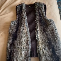 Y2k faux fur vest