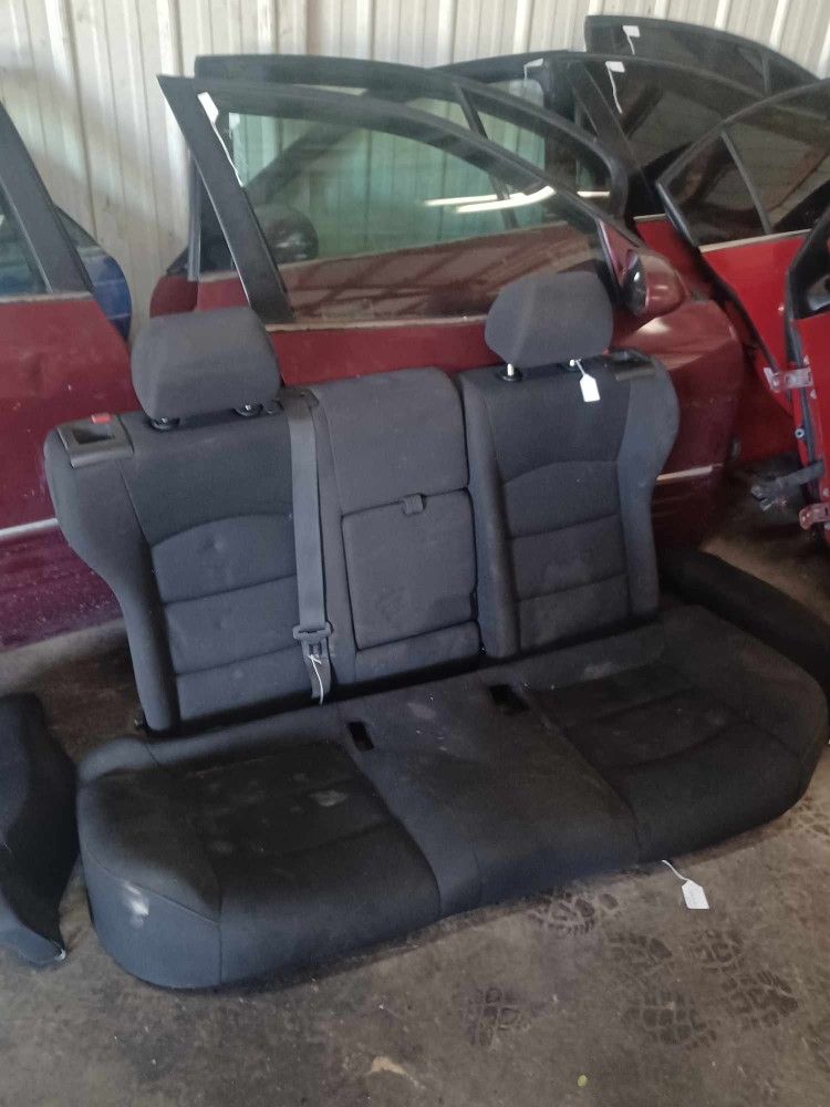 2015 cruze back seat