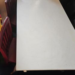 Small Table And 2 Chairs 