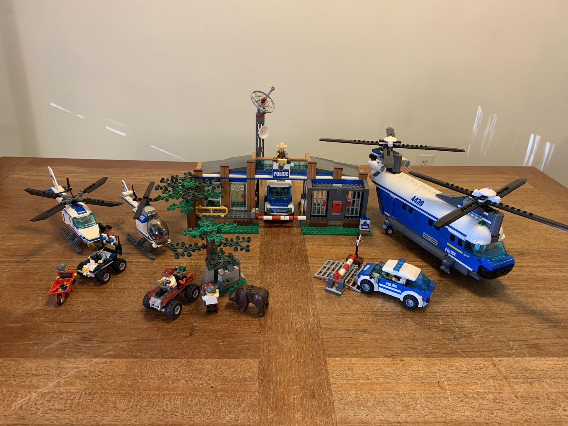 Lego City Forest Police Station Retired