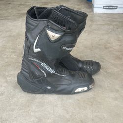 Free Motorcycle boots size 10 1/2