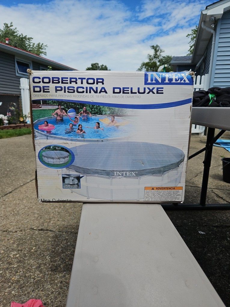 Deluxe Pool Cover