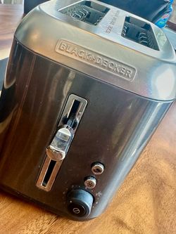 Gently Used Black ad Decker 2-Slice Rapid Toaster – Great Condition