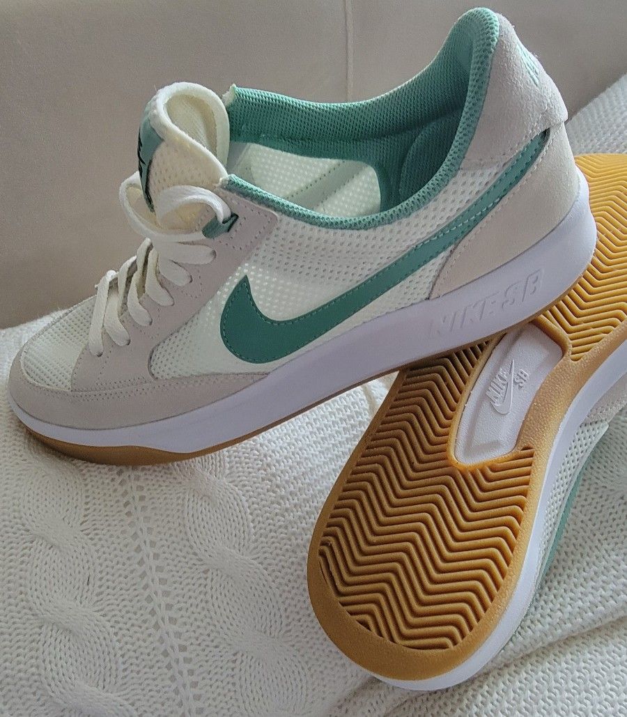 Nike SB Adversary Jade Green