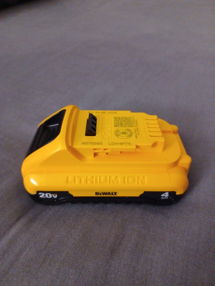 New Dewalt 4ah 20V Max Battery