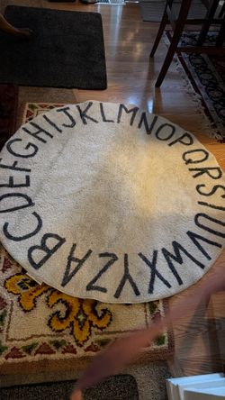 Round aBC’s Rug 