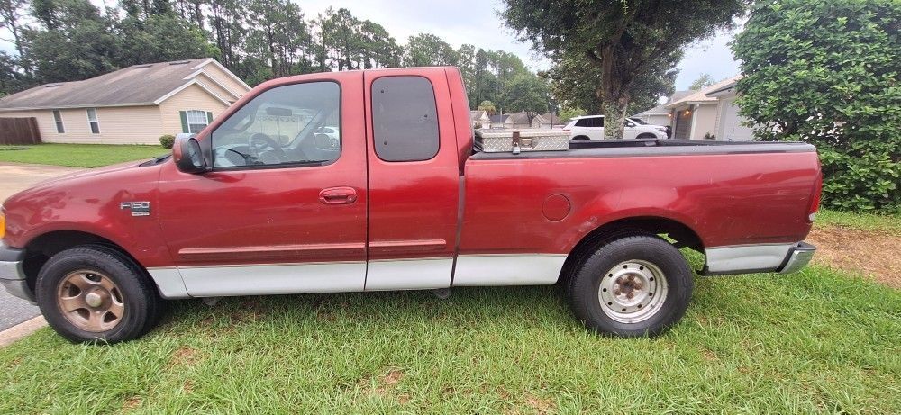 Truck F150. 2 Wheel Dr.