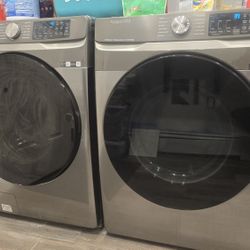 Used Platinum Samsung  Gas Dryer & Front Load Washing/ Washer l
Combo Laundry Machines | Stainless | WF45B6300AP/ DVG45B6300P | Silver, Not Black