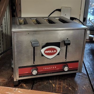 Wells T-4C 4 Slice Toaster 208/240 Volt Like New!