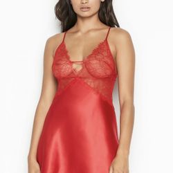 Victoria Secret Lace plunge Slip