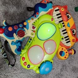 https://offerup.com/redirect/?o=Qi5Ub3lz dog guitar, cat piano,  frog drum