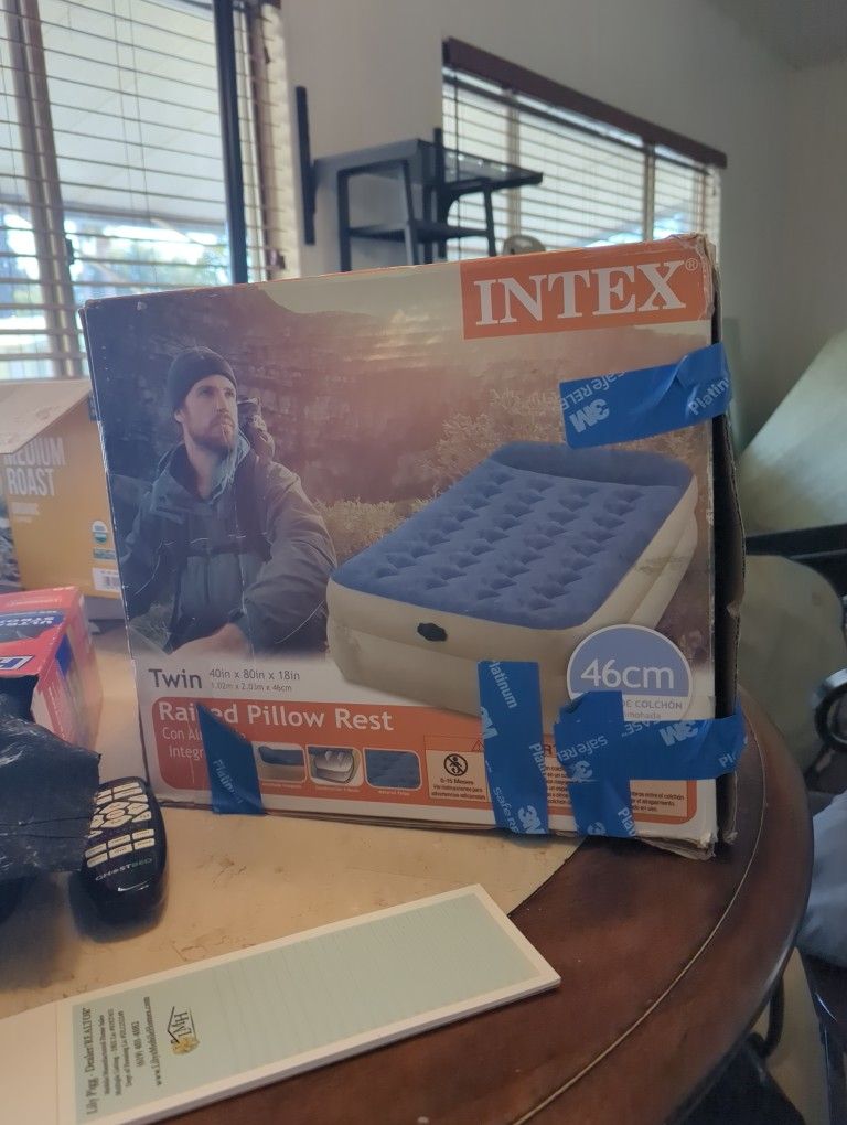 Intex Raised Pillow Rest