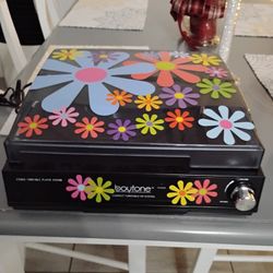 Turntable And Speakers