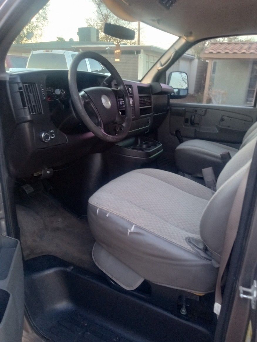 2010 Chevy Express 2500.