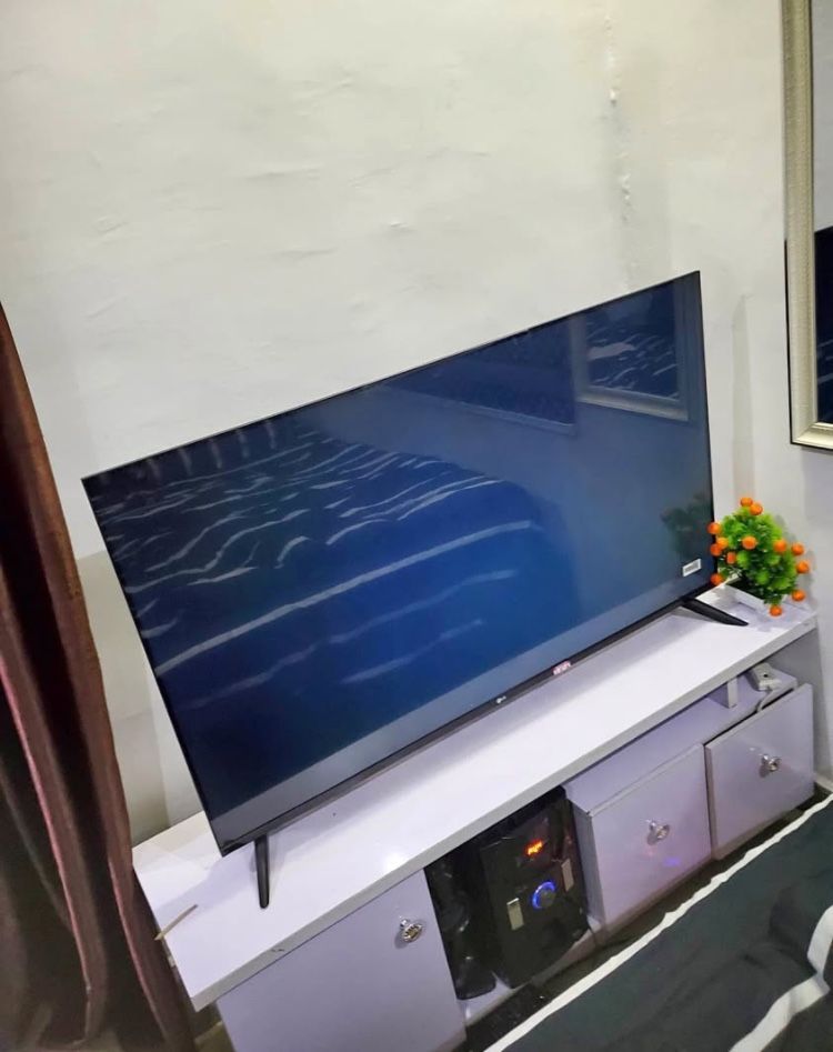 LG smart tv 55inches [hidden information]