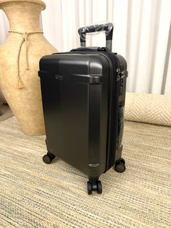 Hartmann Century Deluxe Carry-on Spinner Suitcase