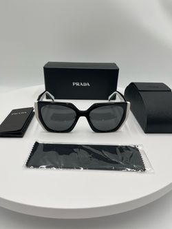 PRADA SPR 15W-F Black & White $90