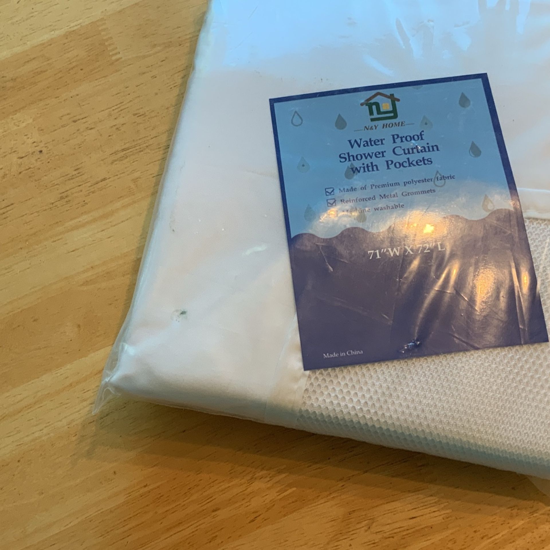 Water Proof Shower Curtain With Mesh Pockets Down The Side