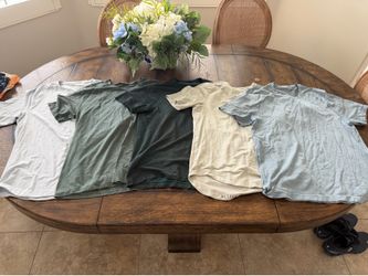 5 Men’s medium Lululemon Shirts