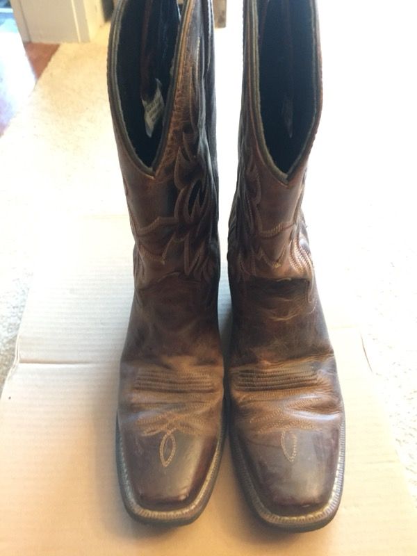 Size 8.5 D men’s Laredo Brown Crackle corral Boots like new